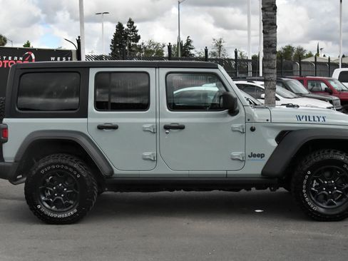 Used 2023 Jeep Wrangler Unlimited AWD/4WD image 9