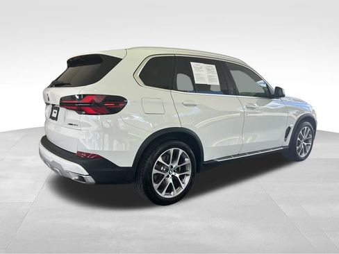 Used 2026 BMW X5 xDrive40i w/ Premium Package AWD/4WD image 3
