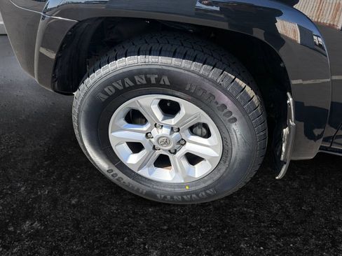 Used 2022 Toyota 4Runner SR5 Premium w/ Moonroof Package image 9