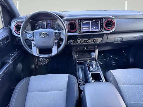 Used 2020 Toyota Tacoma TRD Sport w/ Blackout Package image 5