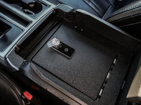 Used 2016 Ford F150 Platinum w/ Trailer Tow Package image 27