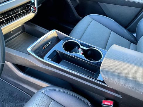 Used 2025 Chevrolet Equinox LT w/ Convenience Package II image 20