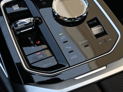 New 2026 BMW 740i xDrive image 20