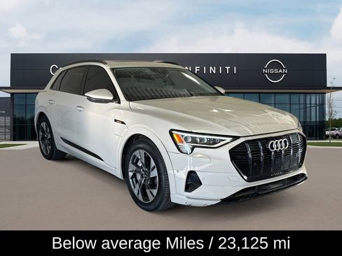 Used 2021 Audi e-tron Premium w/ Convenience Plus Package image 3
