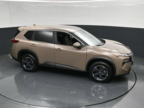 Used 2025 Nissan Rogue SV FWD image 46