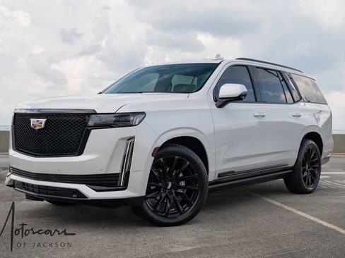 Used 2024 Cadillac Escalade Sport Platinum image 3