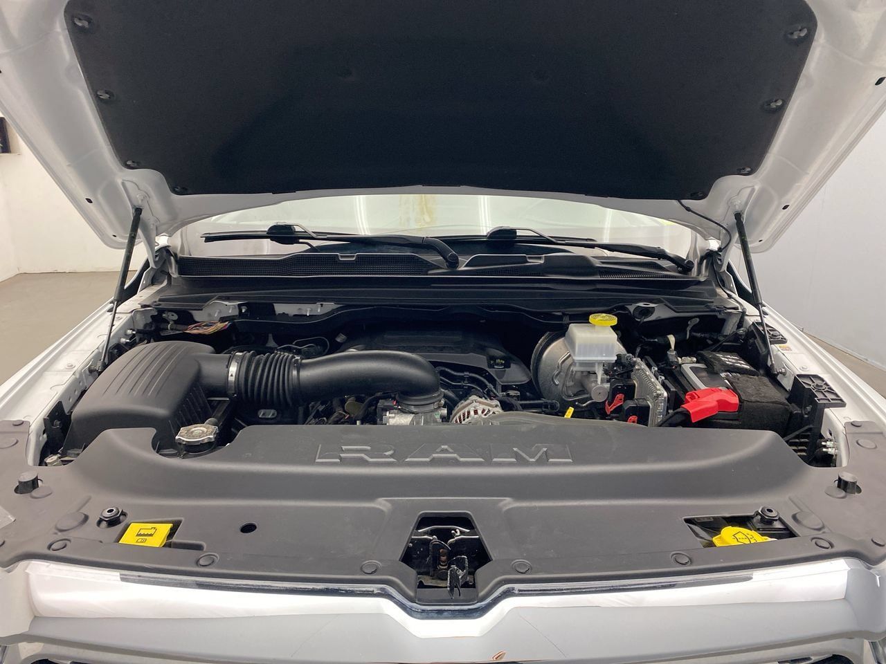 Used 2022 RAM 1500 Limited AWD/4WD image 11