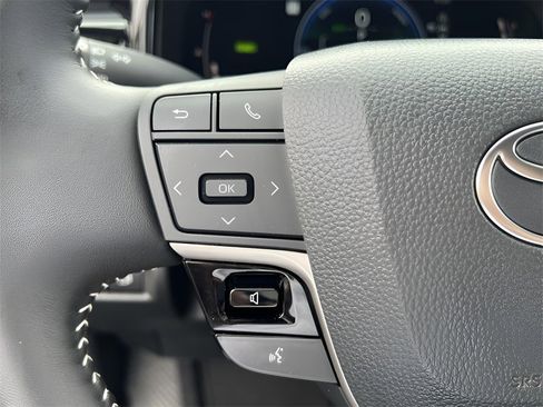 Certified 2026 Toyota Camry Hybrid image 17