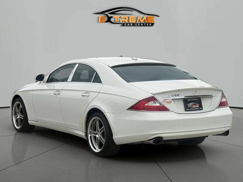 Used 2008 Mercedes-Benz CLS 550 w/ P1 Pkg image 4