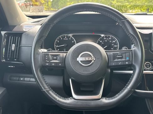 Used 2023 Nissan Pathfinder SV AWD/4WD image 15