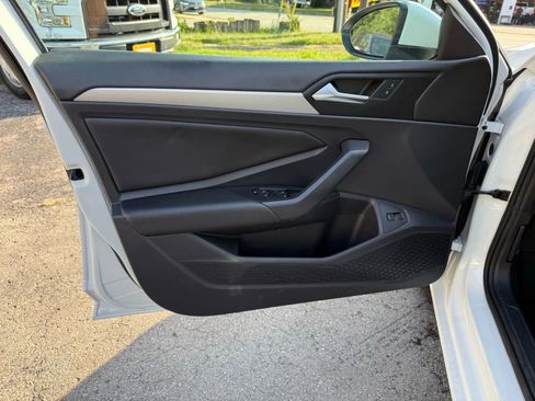 Used 2019 Volkswagen Jetta S w/ Driver Assistance Package image 9