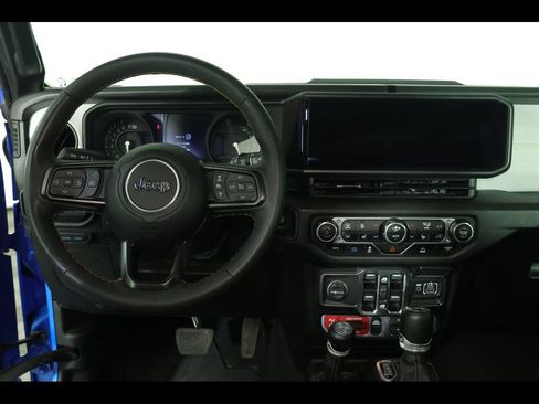 Used 2024 Jeep Wrangler Unlimited AWD/4WD image 14