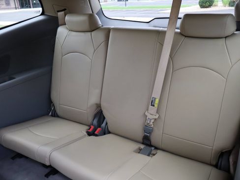 Used 2012 Chevrolet Traverse LT AWD/4WD image 21