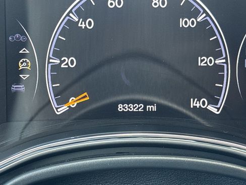 Used 2021 Jeep Grand Cherokee Limited w/ Luxury Group II image 25