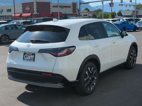 New 2026 Honda HR-V EX-L image 3