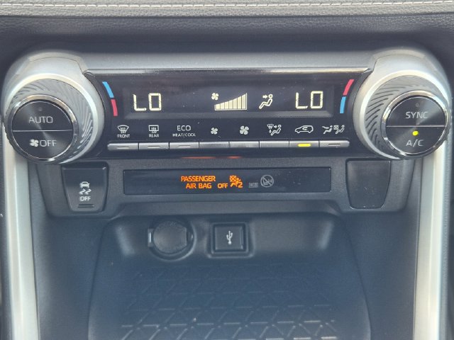 Used 2021 Toyota RAV4 XLE w/ Convenience Package AWD/4WD image 17