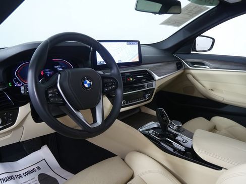 Used 2023 BMW 530i w/ Convenience Package RWD image 12