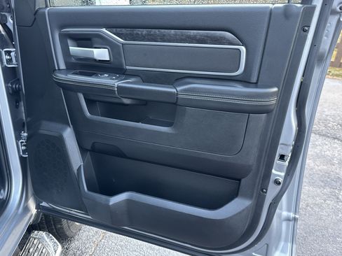 Used 2024 RAM 2500 Big Horn w/ Safety Group image 15