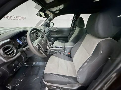 Used 2022 Toyota Tacoma TRD Sport image 19