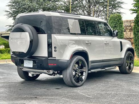 Used 2026 Land Rover Defender 110 S AWD/4WD image 5