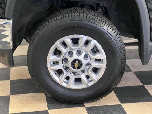 Used 2022 Chevrolet Silverado 2500 LT w/ Z71 Off-Road Package image 46