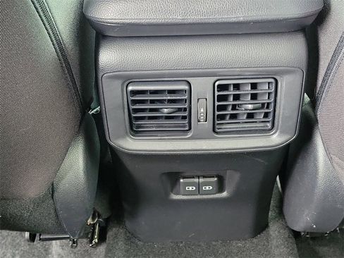 Used 2022 Toyota RAV4 XLE image 12