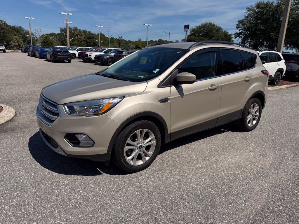 Used 2018 Ford Escape SE w/ SE Sync 3 Package FWD image 10