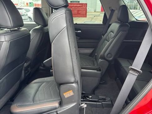 Certified 2023 Nissan Pathfinder Platinum AWD/4WD image 14