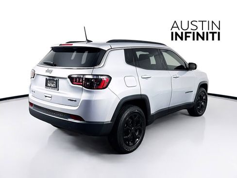 Used 2025 Jeep Compass Latitude image 7