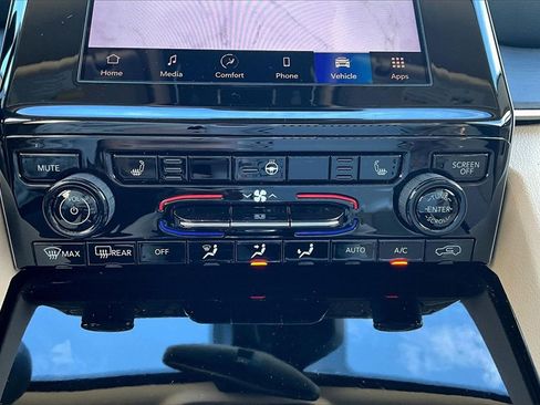 Used 2022 Jeep Grand Cherokee Limited image 31