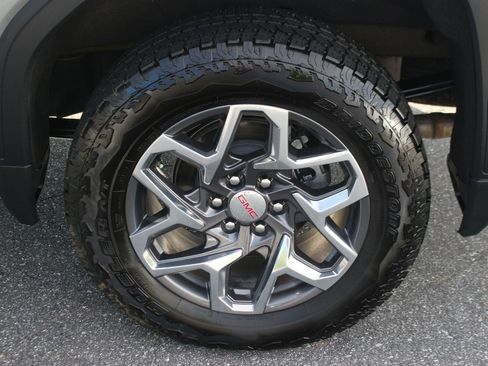 Used 2026 GMC Sierra 1500 SLT w/ SLT Premium Package AWD/4WD image 39