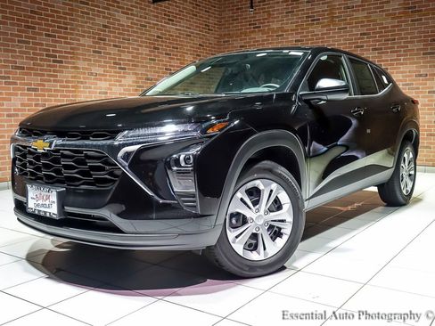 New 2026 Chevrolet Trax LS image 2