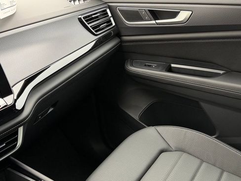 New 2026 Volkswagen Atlas Cross Sport SEL image 36