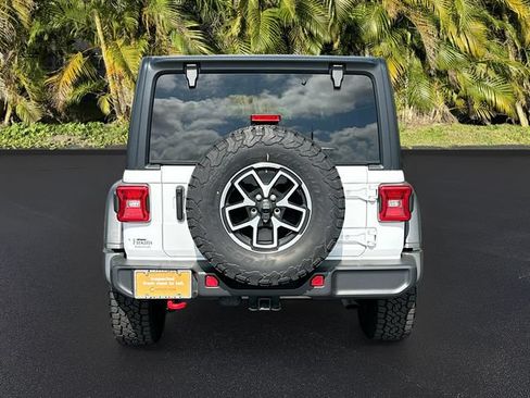 Used 2024 Jeep Wrangler Unlimited Rubicon AWD/4WD image 7