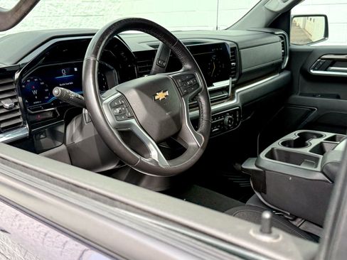 Used 2022 Chevrolet Silverado 1500 LT image 15