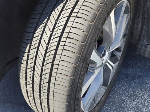 Used 2021 Hyundai Palisade Limited image 11