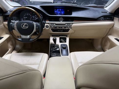 Used 2013 Lexus ES 350 w/ Luxury Pkg FWD image 10