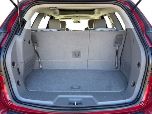 Used 2014 Chevrolet Traverse LT image 10