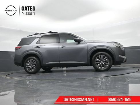 Certified 2023 Nissan Pathfinder SV w/ Black Appearance Package AWD/4WD image 38
