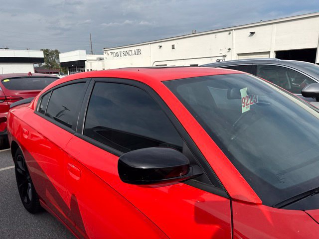 Used 2017 Dodge Charger SE w/ Blacktop Package RWD image 7