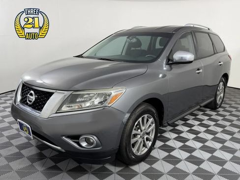 Used 2015 Nissan Pathfinder SV FWD image 1