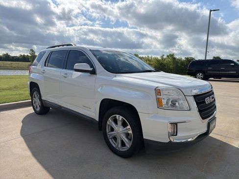 Used 2017 GMC Terrain SLE w/ Technology Package FWD image 5