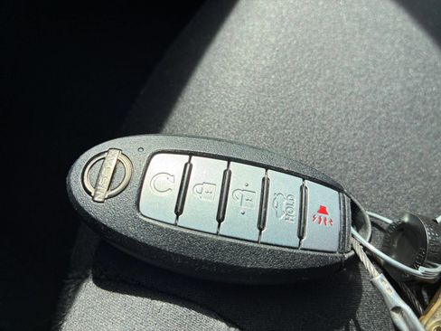 Used 2025 Nissan Altima 2.5 SV FWD image 24