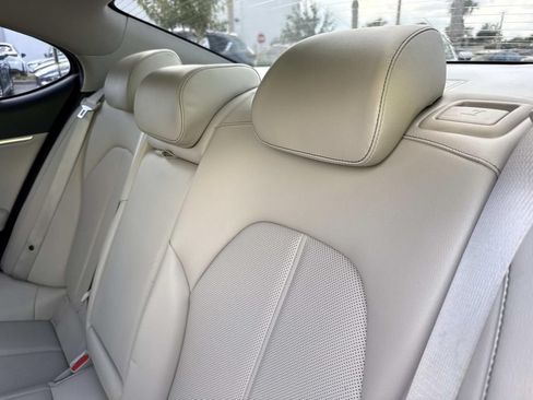 Used 2020 Genesis G70 2.0T RWD image 14