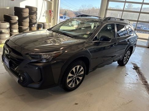Used 2023 Subaru Outback Limited image 1