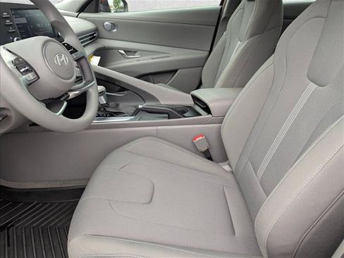 Certified 2026 Hyundai Elantra SE w/ Cargo Package FWD image 21