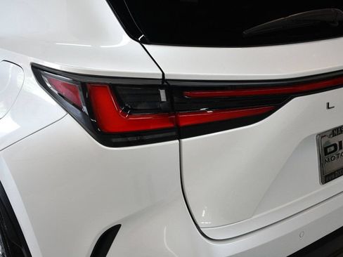 Used 2025 Lexus NX 250 FWD w/ Towing Package (2000 Lbs) image 31