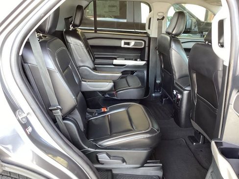Used 2022 Ford Explorer XLT w/ Equipment Group 202A image 35