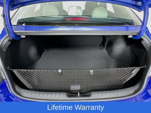 New 2025 Hyundai Elantra Limited image 28