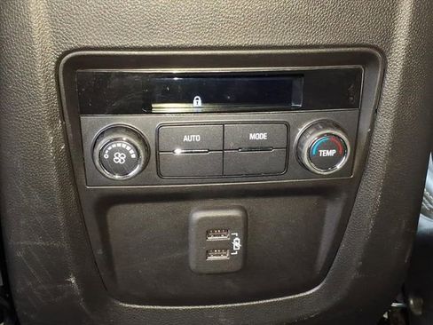 Used 2023 Buick Enclave Essence image 17